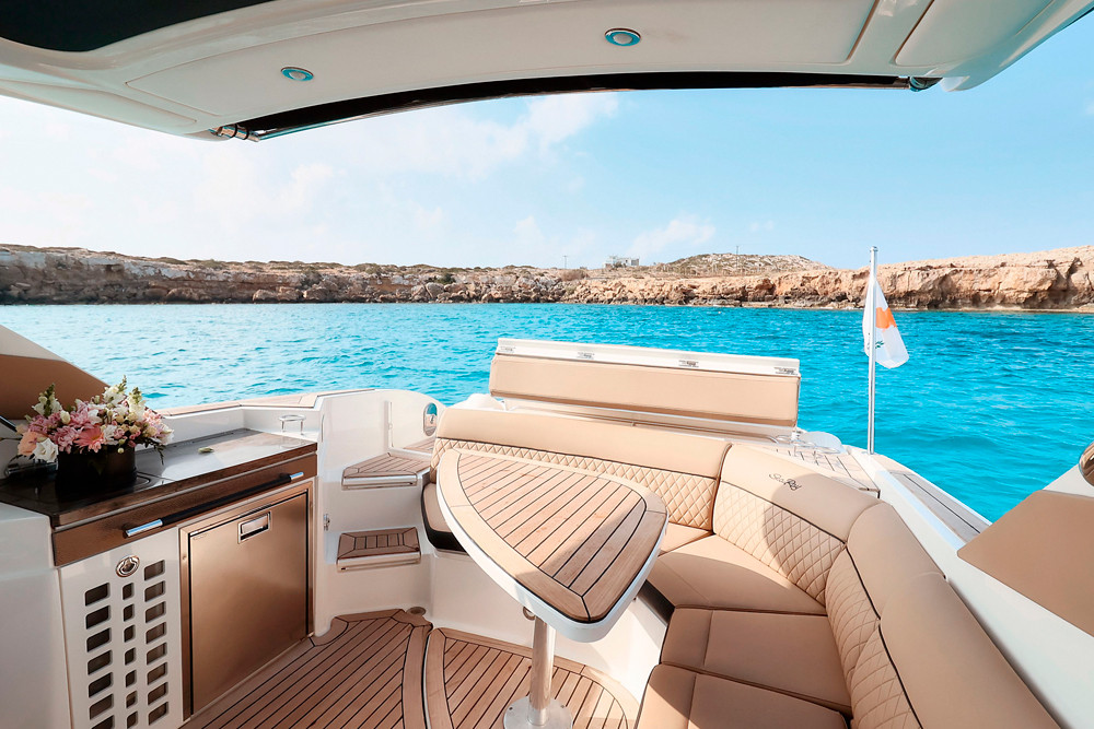 Sea Ray 350 SLX photo 3
